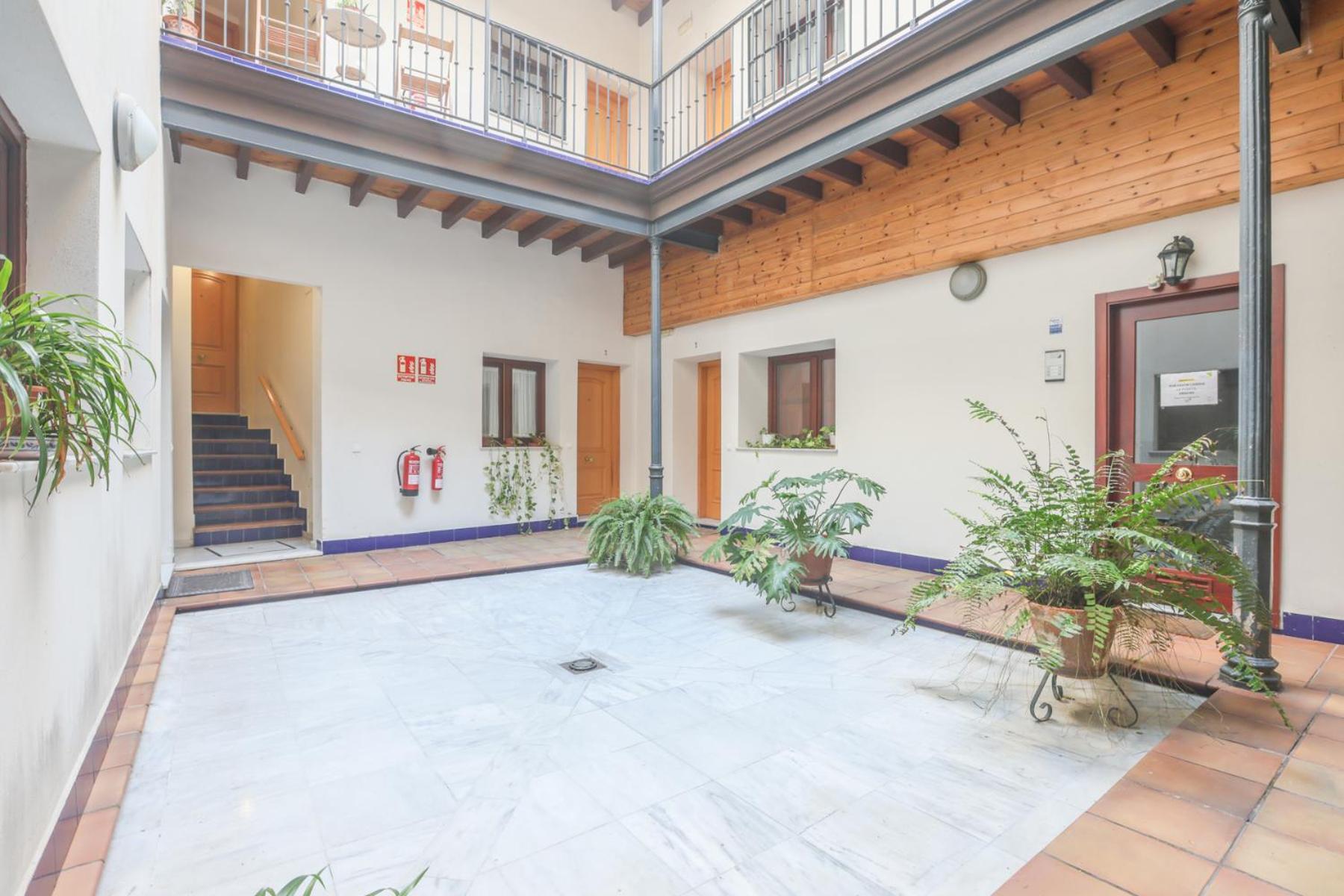 Galindo Center Premium Suites, Free Parking Sevilha Exterior foto